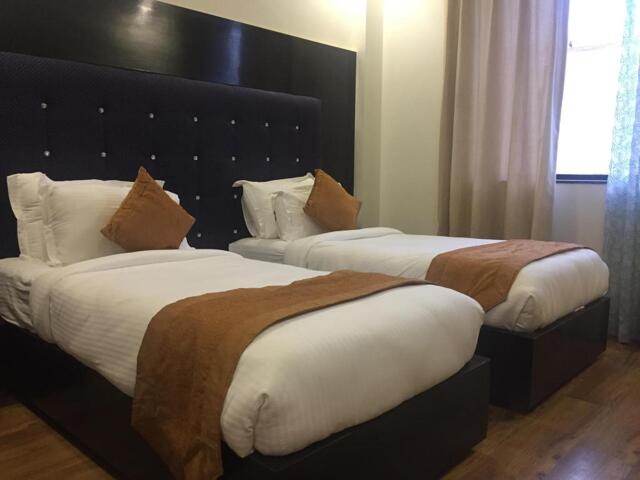 Raj Nagr Taj Nagri Phase-, Fatehabad Road, Agra, Hotel Pearl Blue