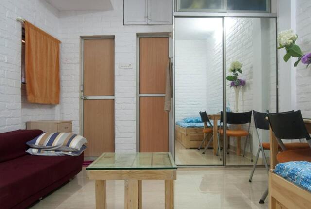 A, Misquitta Street, Vile Parle East, Mumbai, Airport Stopover Studio A, Misquitta Street, Vile Parle East, Mumbai, Airport Stopover Studio