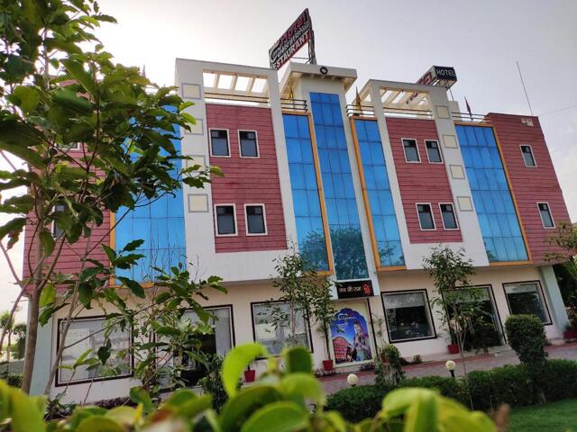 N.h. Main Ajmer Road Bhankrota Jaisinghpura Road, Jaipur, Royal Celebration Inn