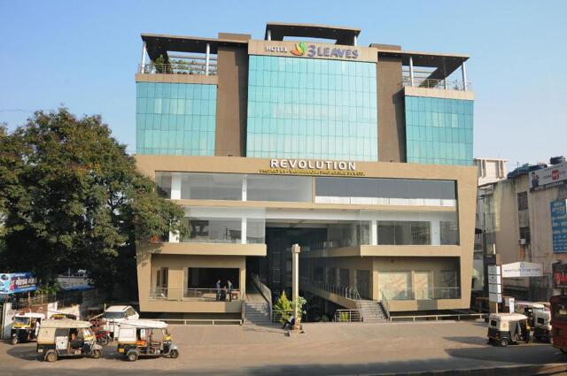 Revolution Complex Adjoining To Pedesterian Bridge, Kolhapur, Hotel 3 Leaves