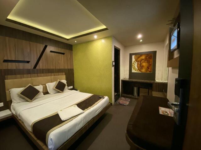 B Ettiness Road, Ooty, Adarsh International Hotel