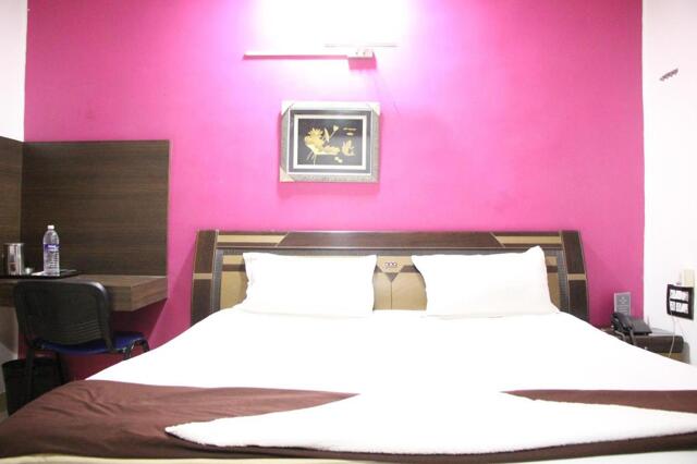 Desika Road No,alwarpet, Chennai, Ekaana Cottages