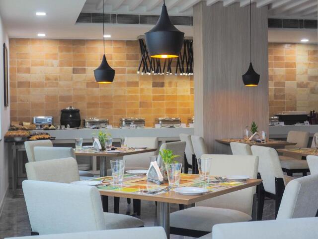 -- /  / /b, Bhaskara Plaza, Road No.,banjara Hills, Hyderabad, Lemon Tree Hotel
