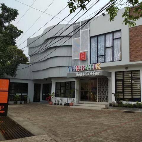 Jalan Sriwijaya, Bandung, The Batik Bed
