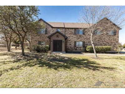 Foreclosure Single-family Home In Red Oak, Texas Foreclosure Single-family Home In Red Oak, Texas