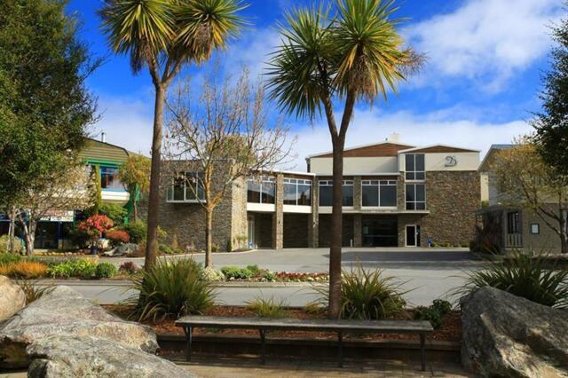 Distinction Luxmore Hotel, Hotel For Rent, Te Anau