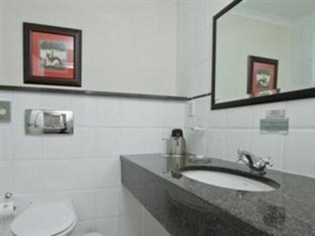 I-Kelway Hotel, Ihhotela Eliqashwayo, ePort Elizabeth