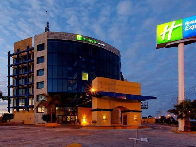 Holiday Inn Express Nuevo Laredo, Óstán ar Cíos, Nuevo Laredo