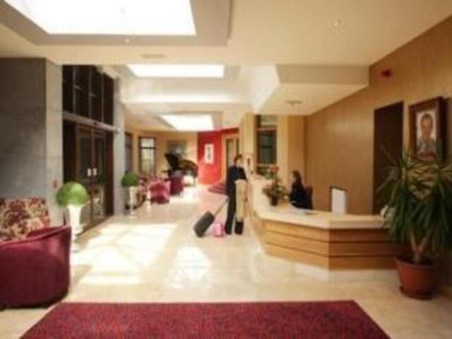 Óstán & Club Fóillíochta Twin Trees, Óstán ar Cíos, Béal an Átha Óstán & Club Fóillíochta Twin Trees, Óstán ar Cíos, Béal an Átha