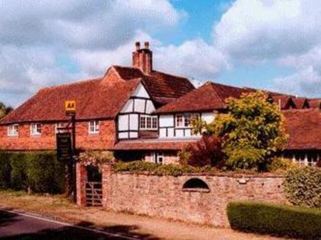 Random Hall, Hotel For Rent, Slinfold