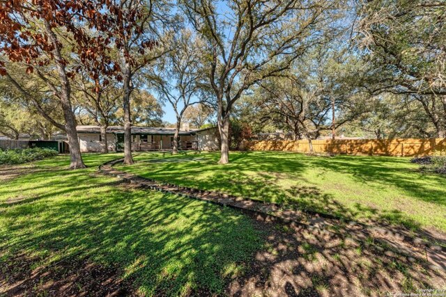 Home For Sale In Universal City, Texas