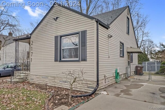 Home For Sale In Grosse Pointe Woods, Michigan Home For Sale In Grosse Pointe Woods, Michigan