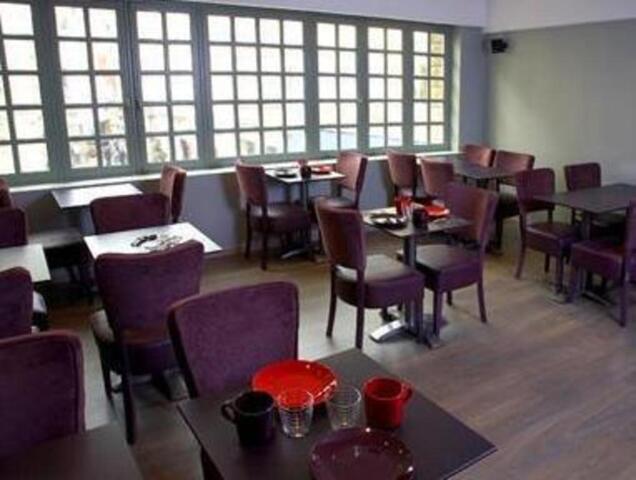 Óstán Kanai, Óstán ar Cíos, Lille