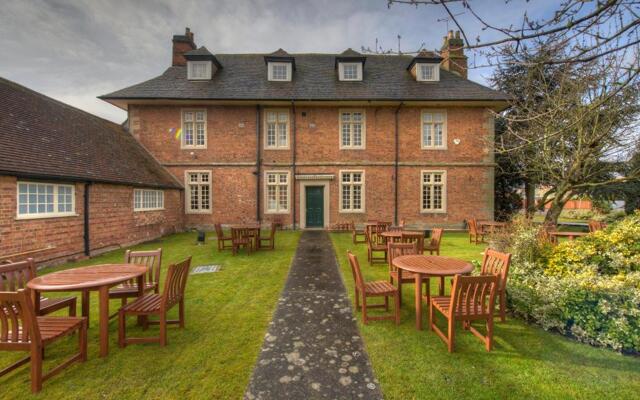 Cocked Hat Hotel By Good Night Inns, Guesthouse/bed And Breakfast For Rent, Coventry