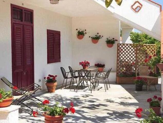 ਰਿਹਾਇਸ਼ ਗਾਈਡਾਲੋਕਾ, ਕਿਰਾਏ ਲਈ ਸਰਵਿਸਡ ਅਪਾਰਟਮੈਂਟ, ਕੈਸਟੈਲਮਮੇਰੇ ਡੇਲ ਗੋਲਫੋ