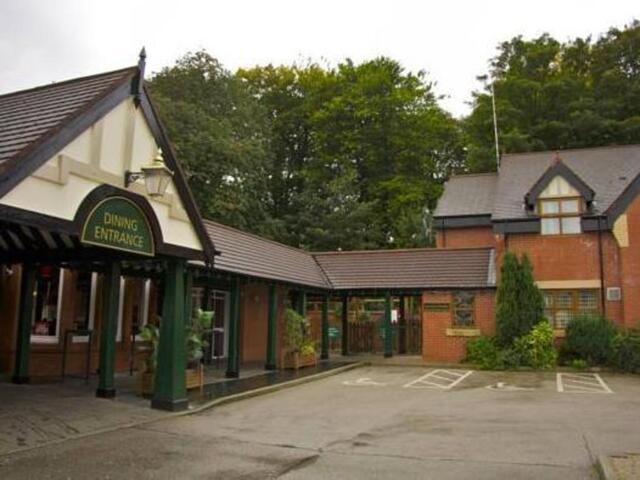 The Fernhurst By Greene King Inns, Guesthouse/bed And Breakfast For Rent, Blackburn