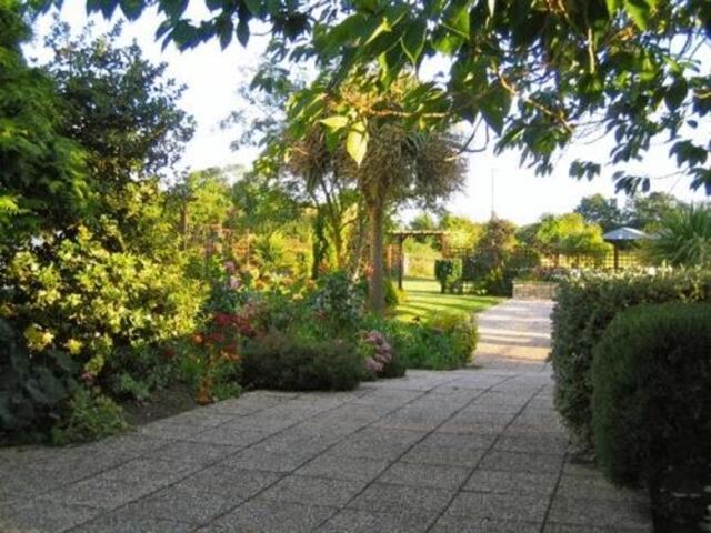 Óstán an Glenside, Óstán Ar Cíos, Droichead Átha Óstán an Glenside, Óstán Ar Cíos, Droichead Átha