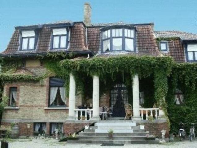 B&b De Vijf Zuilen, Guesthouse/bed And Breakfast For Rent, Bruges