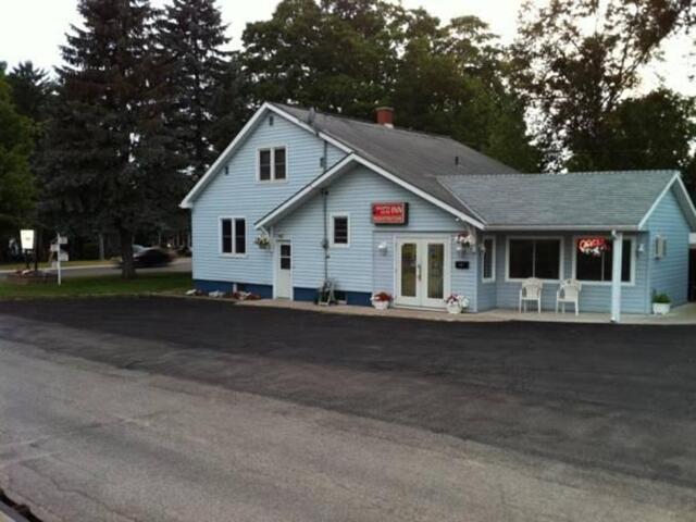 Maple Leaf Inn, Moteli Ya Kukodisha, Kincardine (imewashwa)