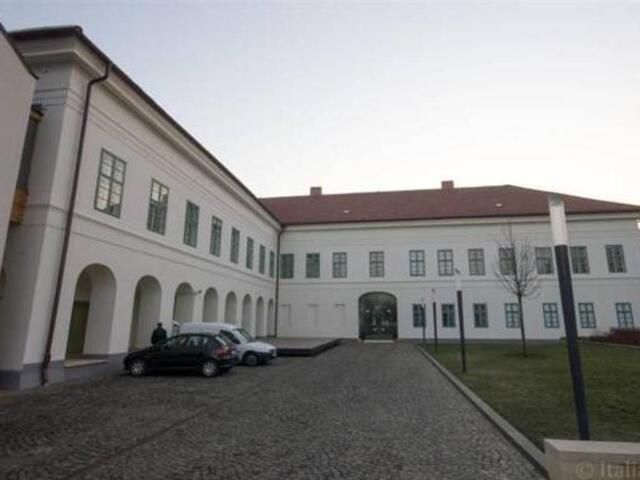 Erzsebet Nagy Szalloda, Hotel For Rent, Paks