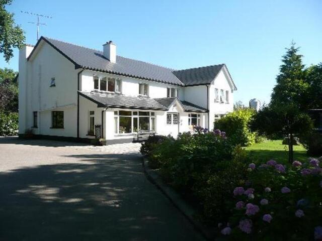 Arch House B And B, Guesthouse/bed And Breakfast For Rent, Enniskillen Arch House B And B, Guesthouse/bed And Breakfast For Rent, Enniskillen