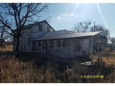 Foreclosure Single-family Home In Newcastle, Texas
