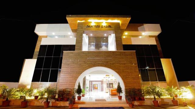Hotel Santosh Dham, Hotel For Rent, Vrindavan