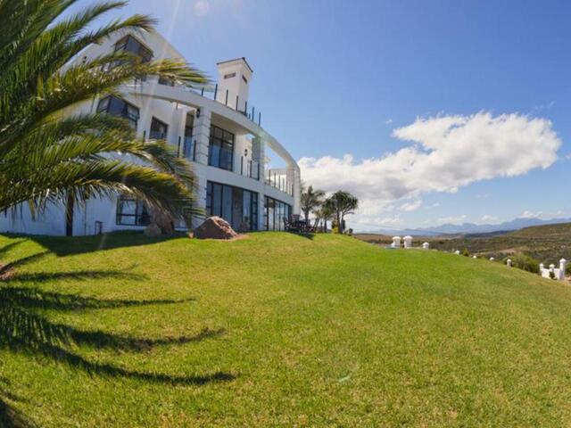 Fly Me To The Moon Guest House, Guesthouse/bed And Breakfast For Rent, Mossel Bay Fly Me To The Moon Guest House, Guesthouse/bed And Breakfast For Rent, Mossel Bay