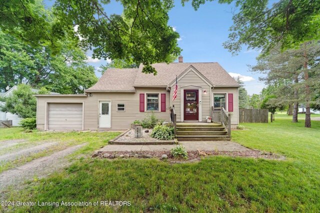 Home For Sale In Grand Ledge, Michigan