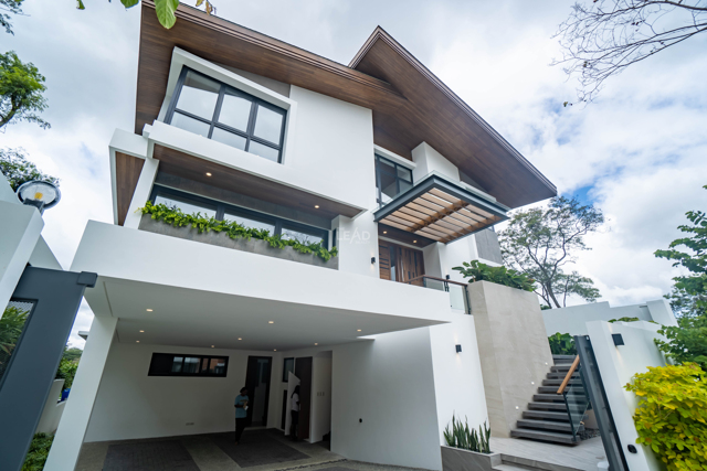 Puting Kahoy, Silang, Villa For Sale Puting Kahoy, Silang, Villa For Sale