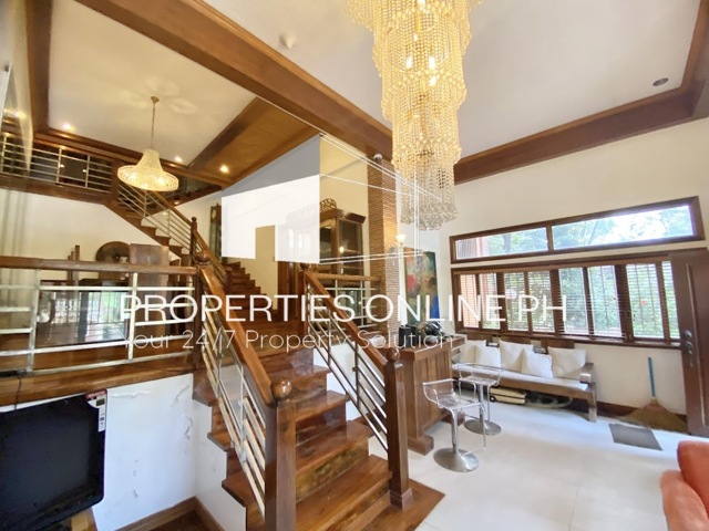 Iruhin East, Tagaytay, Villa For Sale