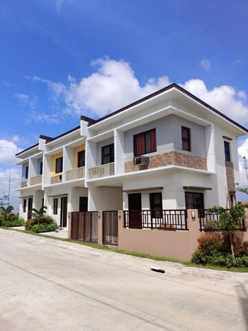Perez, Trece Martires, Townhouse For Sale