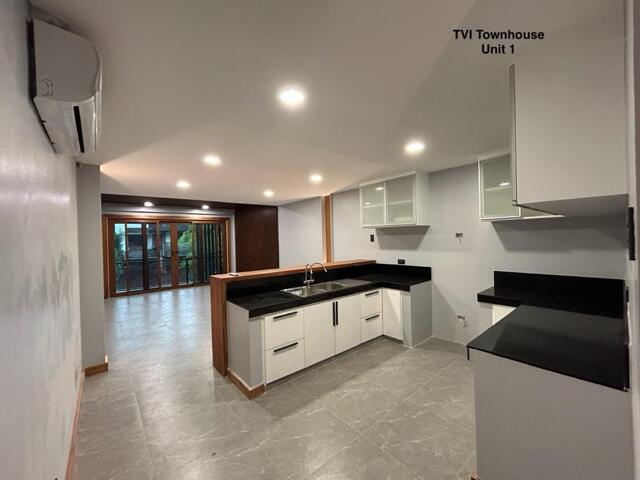 Lumbo, Vallencia, Townhouse For Sale