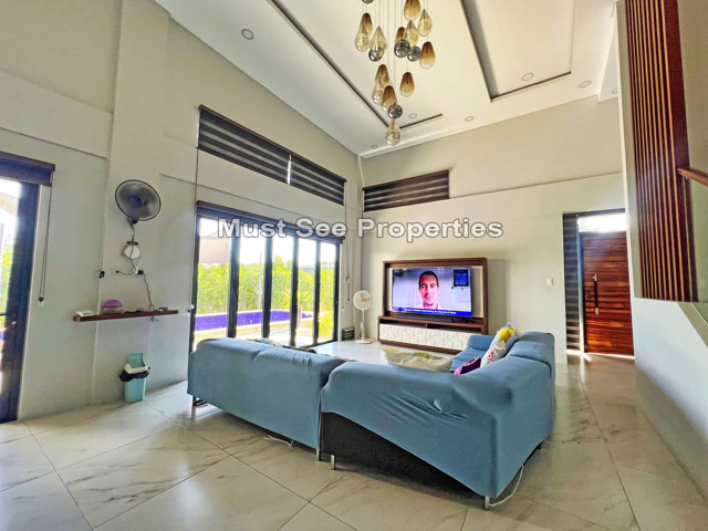 Puting Kahoy, Silang, Villa For Sale