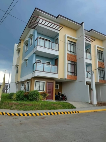 San Agustin I, Dasmarinas, Townhouse For Sale