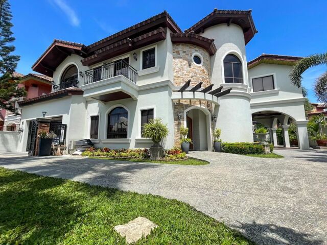 Almanza Dos, Las Pinas, Villa For Sale