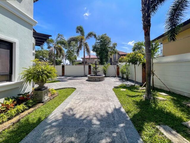 Almanza Dos, Las Pinas, Villa For Sale