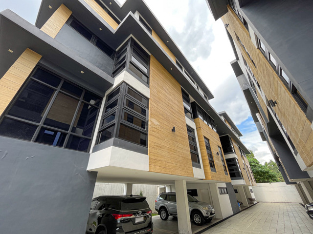 Wack-wack Greenhills, Mandaluyong, Townhouse For Sale