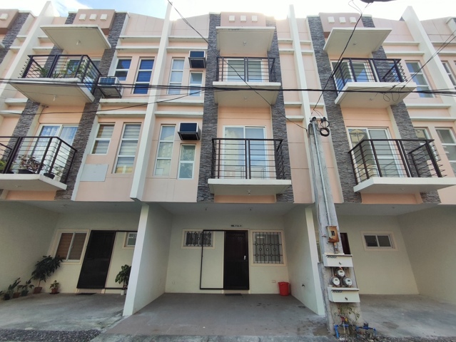 Marulas, Valenzuela, Townhouse For Sale