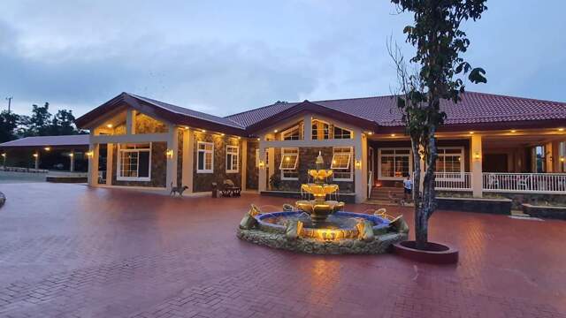 Kaybagal South, Tagaytay, Villa For Sale