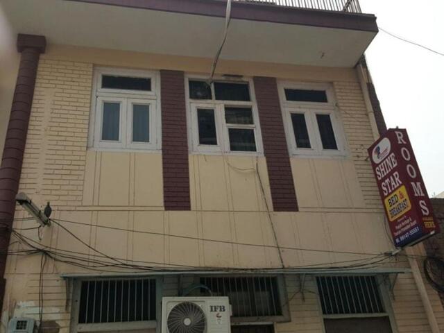 Opp.hotel Surya & Backside Hotel Sita Niwas Near Golden Temple Amritsar, Amritsar, Shine Star Homest