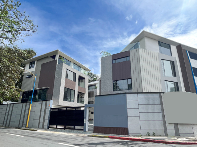 Wack-wack Greenhills, Mandaluyong, Townhouse For Sale