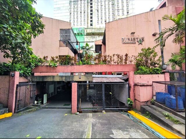 Malate, Manila, Townhouse For Sale