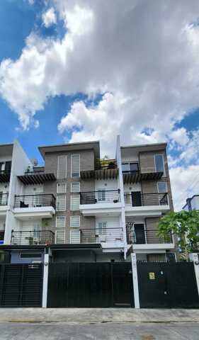 San Antonio, Makati, Townhouse For Rent