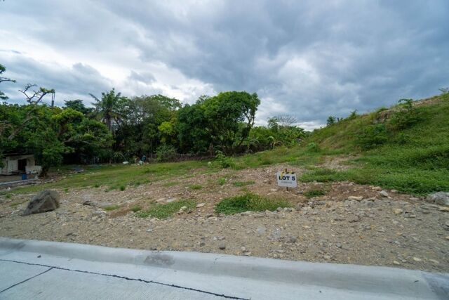 La Vista, Quezon, Lot For Sale